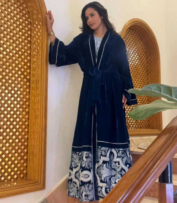 Blue Velvet Bisht