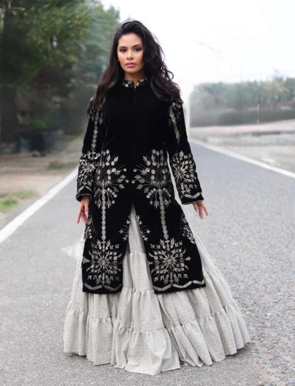 جلابية مخمل أسود