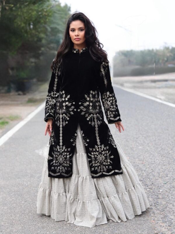 جلابية مخمل أسود