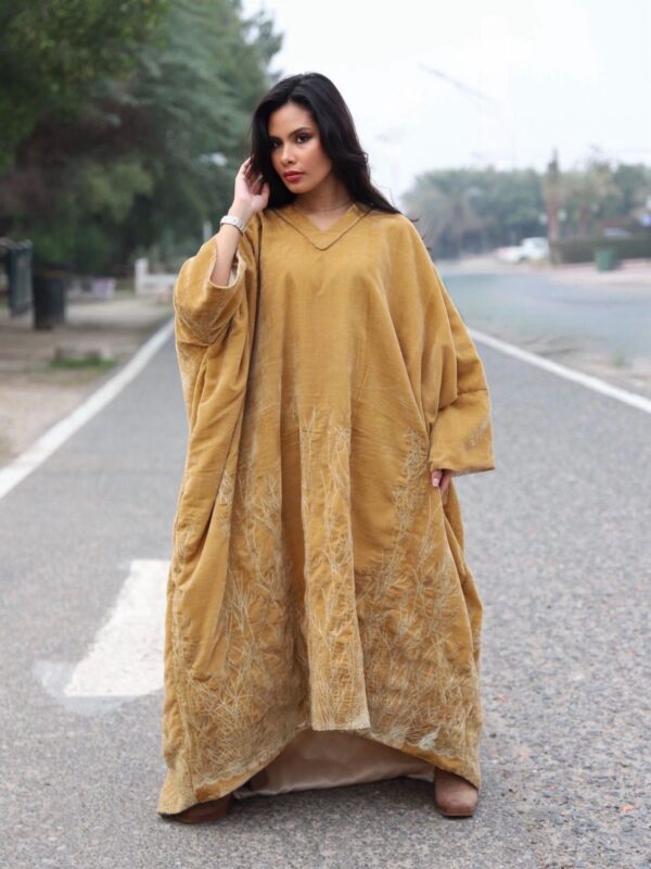 جلابية ماسترد مطرزة