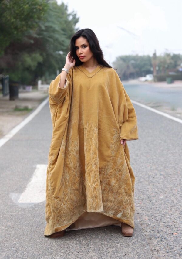 جلابية ماسترد مطرزة